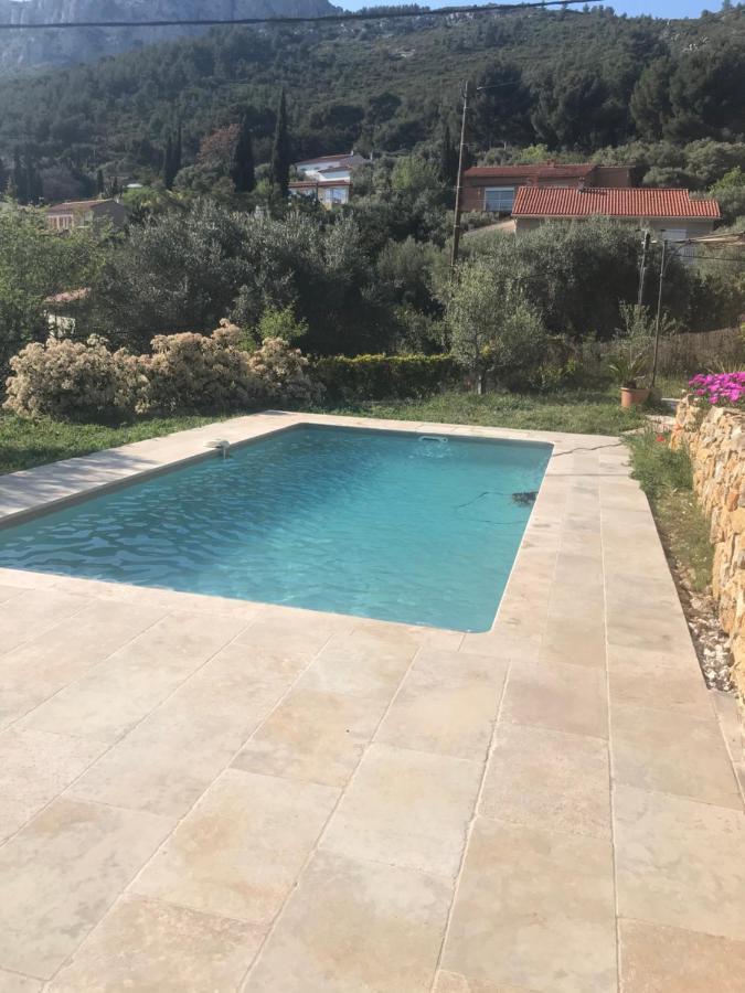 Hauteurs De Toulon : Charmant Studio Piscine Bagian luar foto