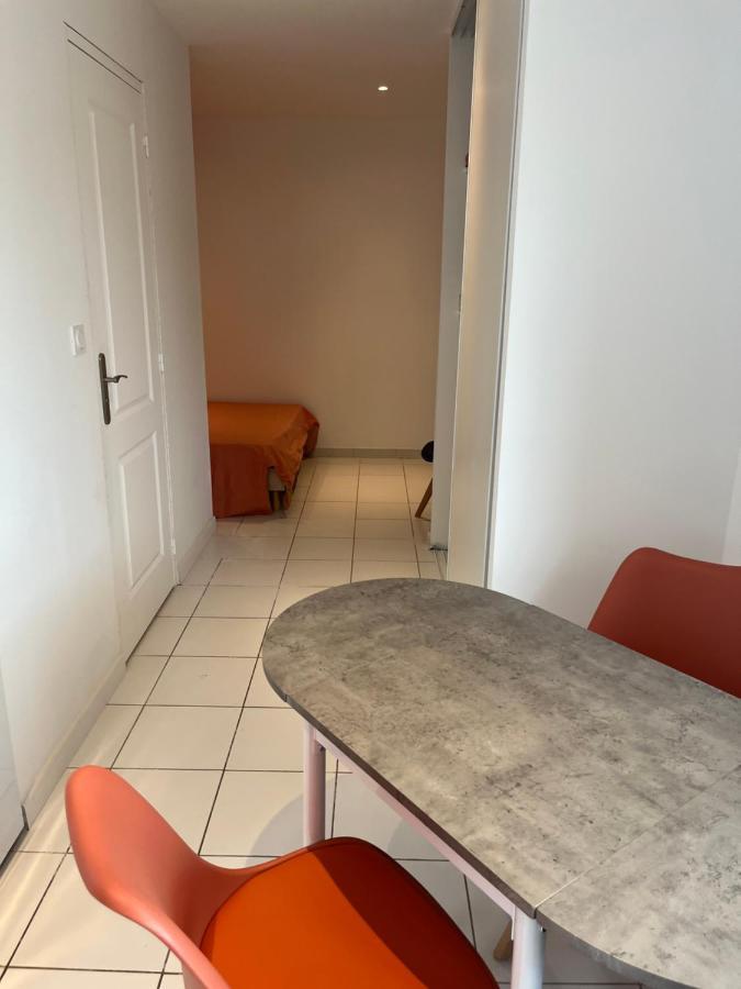 Hauteurs De Toulon : Charmant Studio Piscine Bagian luar foto